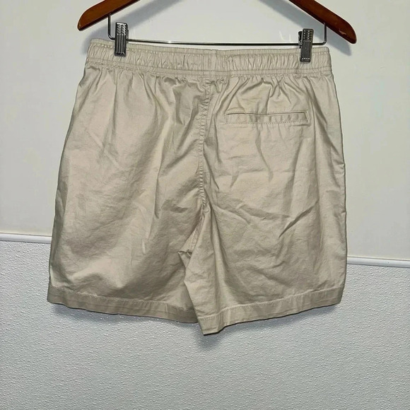 NWT! Men's Old Navy Shorts, Size S, Beige - Picture 3 of 11